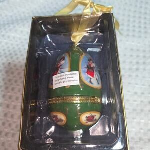 VINTAGE MR CHRISTMAS VALERIE PARR HILL CHRISTMAS ORNAMENT MUSICAL